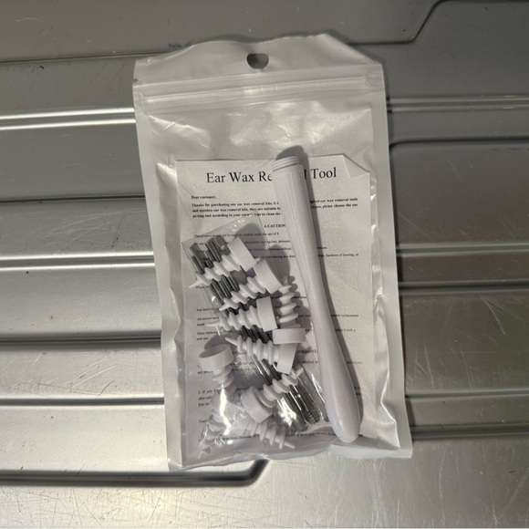 7-in-1 Earwax Removal Tool, Reusable and Washable - Picture 1 of 8